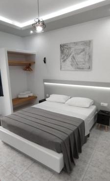 Saris rooms