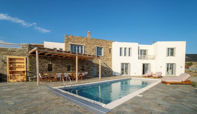 Seahorse Villa Andros: Beachfront with Private Pool