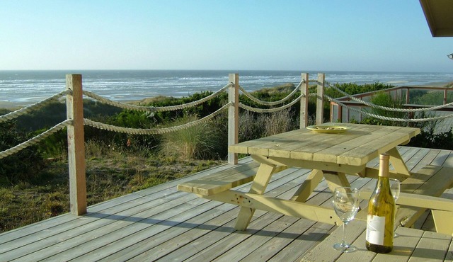 Seaweed – 2BR beachfront home. in Florence
