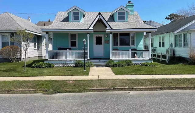 Shore cottage steps away from warm sandy feet