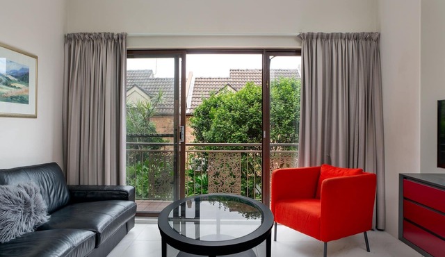 Spacious 3-Bed Townhouse in Stylish Balmain