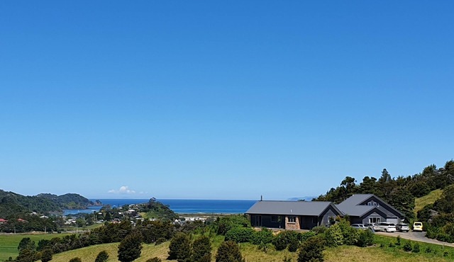 Spacious, peaceful hilltop coastal home - Ngunguru, Tutukaka Coast