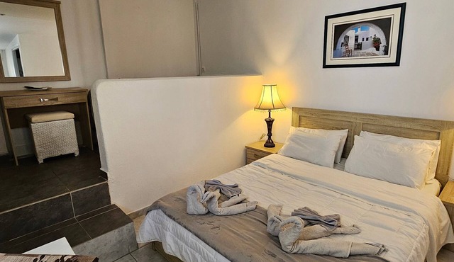 Studio Apartment 'Pleasure View 3' with Mountain View, Wi-Fi, and Air Conditioning