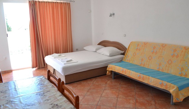 Studio flat with balcony and sea view Gradac, Makarska (AS-13681-a) in Gradac