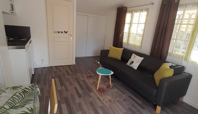 Studio for 2 people in the quiet Valescure district