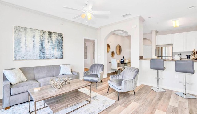 Stunning 3BR Near Disney - with Pool & Hot Tub