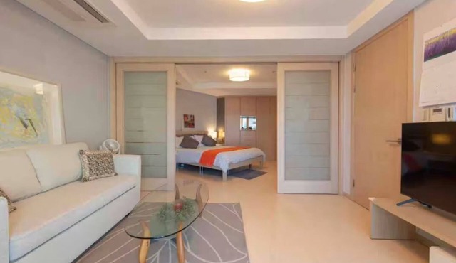 SUMMER BASE @ Heart of Seoul, Gwanghwamun, Charming 2-Bedroom Air-Conditioned
