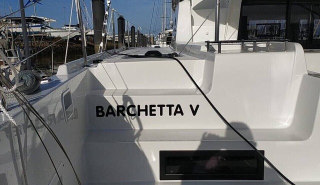 Sun-Kissed Sailing Adventure in Islas Sarónicas