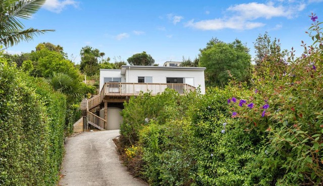 Surf Munro - Ngunguru Holiday Home