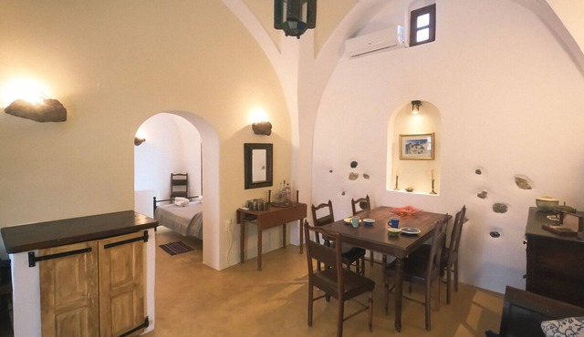 The Commander's House