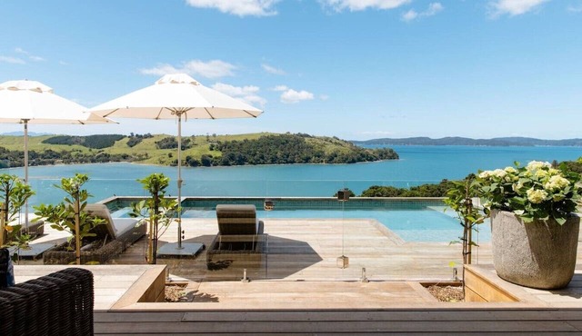The Farmhouse; Hauraki Views & Tranquil Luxury