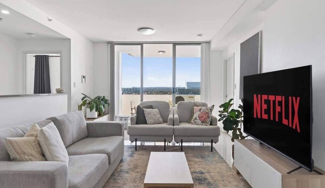The Viewpoint | Elegant 2BR Stay with Parking