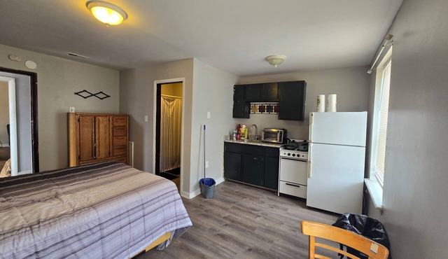 Tranquil Studio apartment with AC in charming Camden near Philadelphia