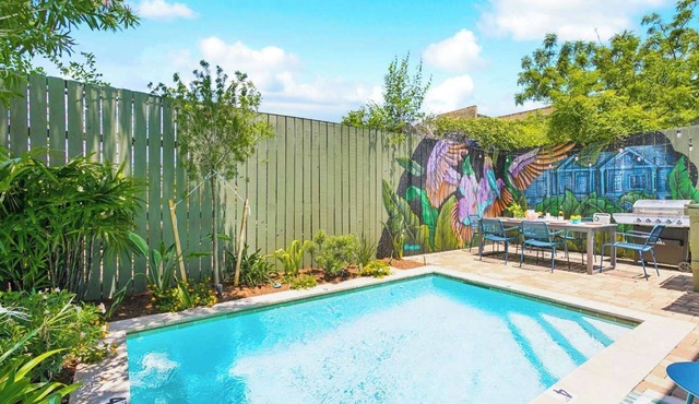 Trendy Art Filled MidCity Oasis w/HeatedPool+ PKG