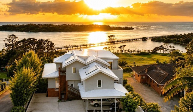 Urunga Magic – A beautiful waterfront retreat in Urunga with serene river and ocean views