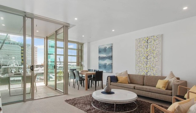 Viaduct Harbour Executive Stay with Carpark