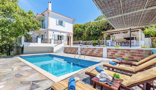 Villa Augusta - Two Bedroom Villa, Sleeps 4