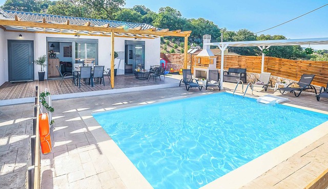 Villa Eleonas - Three Bedroom Villa, Sleeps 7
