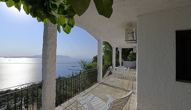 Villa ERIKA+VERONICA. Panoramic pool. Sea access. Privileged view of the Egean.