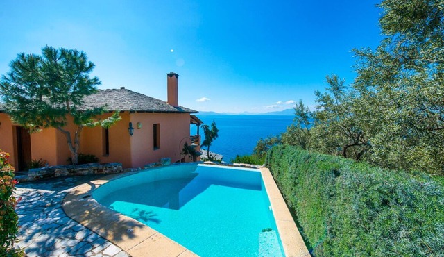 Villa Glypha - Four Bedroom Villa, Sleeps 8