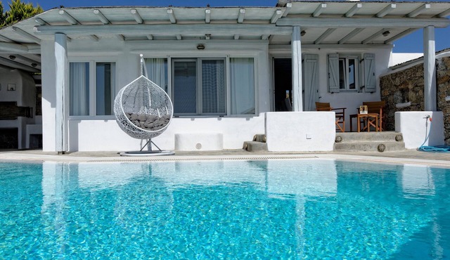 Villa "Harmony' with Sea View, Private Pool & Wi-Fi