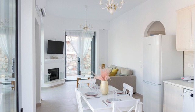 Villa illiousa Grand Peaceful Escape with pool & BBQ near Faliraki Afandou