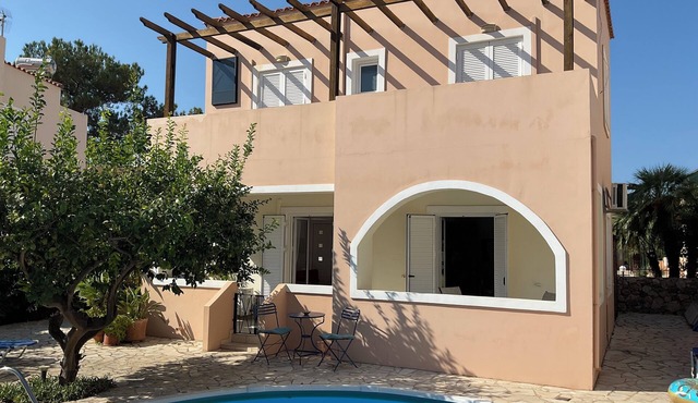 Villa LEMON TREE- Private Pool- Car not necessary