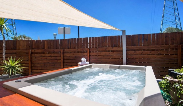 Villa Lilienne - Serene Private Jacuzzi Retreat