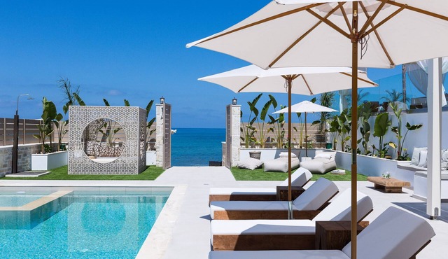 Villa Moana - Beachfront Coastal Dreams by etouri