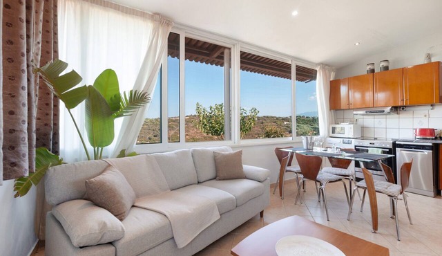 Voula Home Country House with Sea View, Wi-Fi, and Air Conditioning
