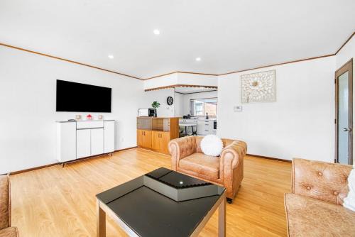 warmth and the spacious 2 double bedroom
