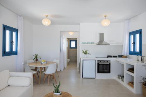 White wave houses