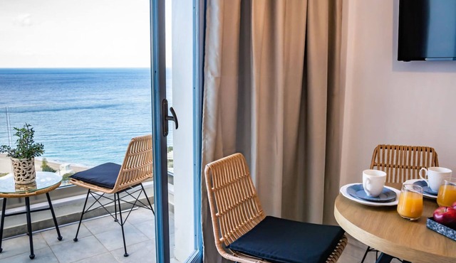 Yploui Suites 1 in Kira Panagia