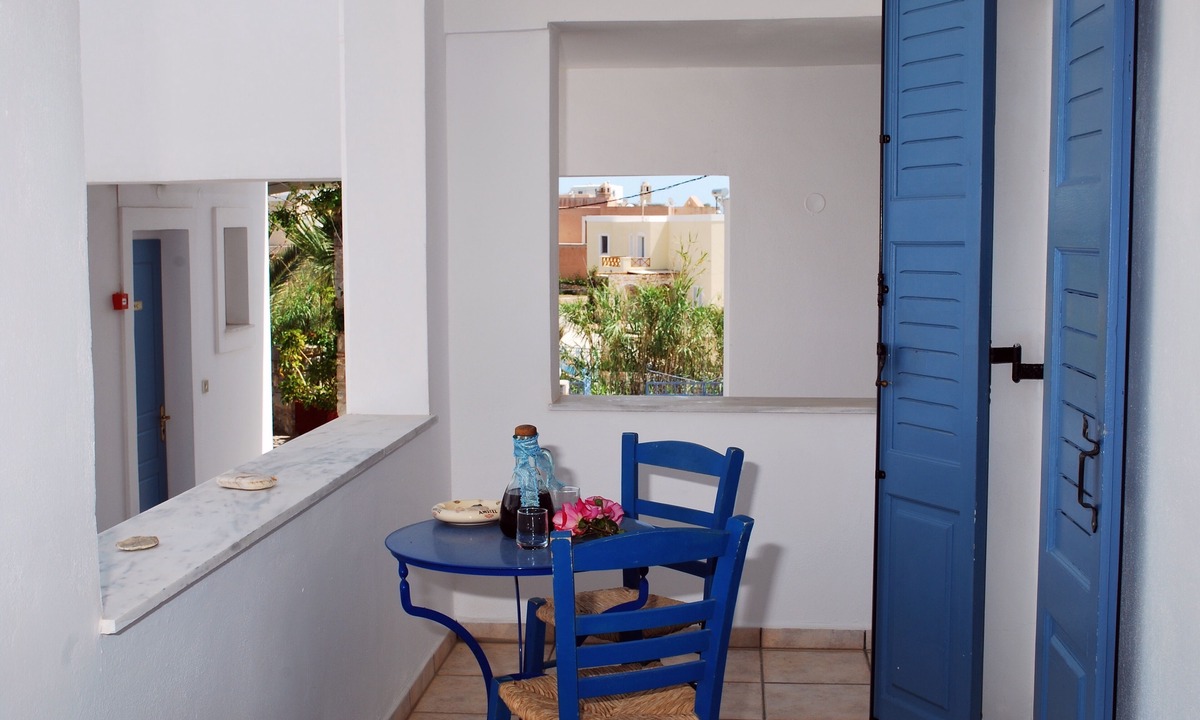 Megas Gialos House | Manos Syros