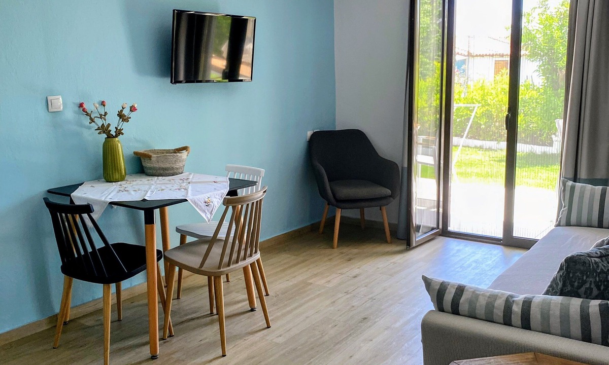 Skiathos Hotel | Villa Karina - Near Achladies Beach