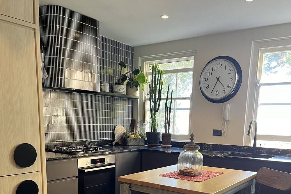Cremorne Apartment | Peaceful ground floor oasis | Minutes to fabulous harbor bays & views