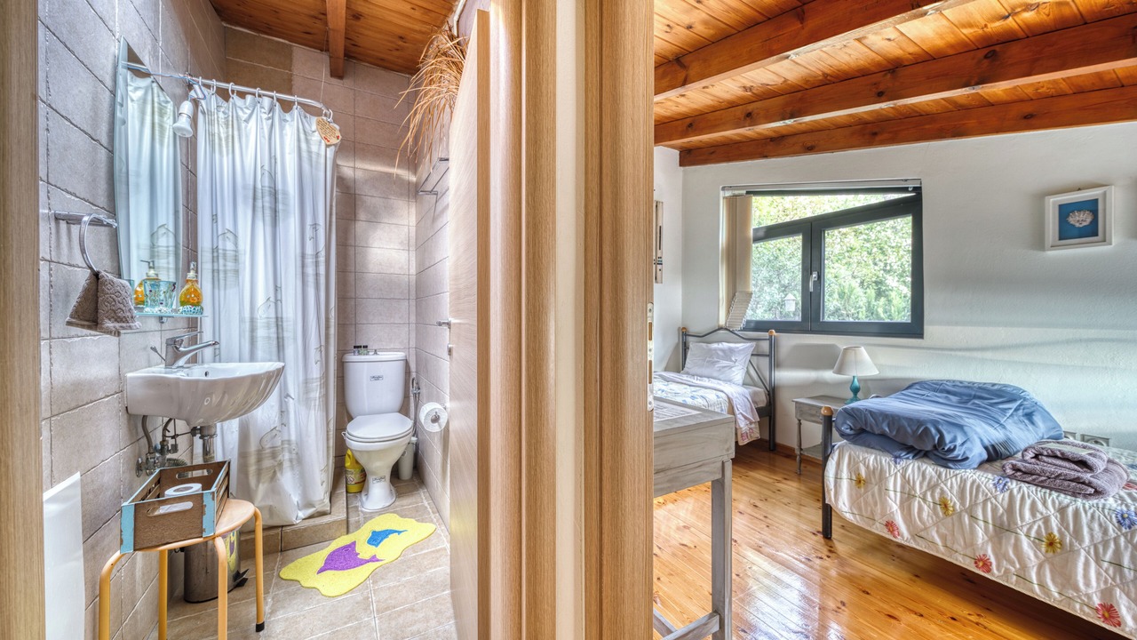 Photo of Bathroom in Kamena Vourla