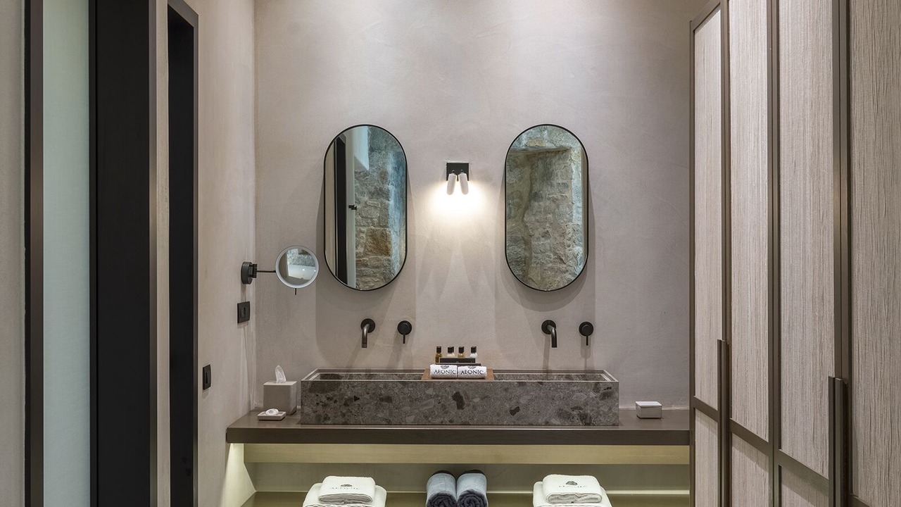 Photo of Bathroom in Ornos