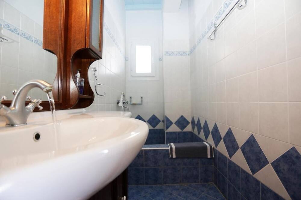 Photo of Bathroom in Ornos