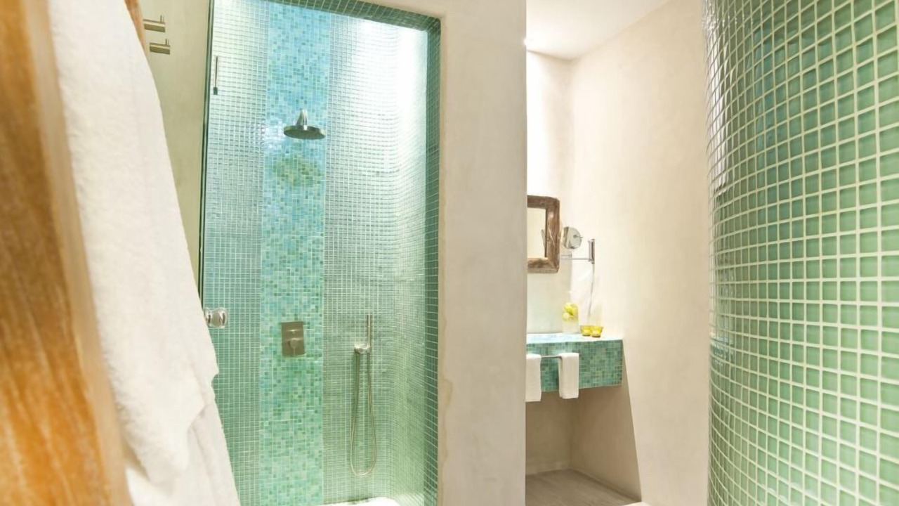 Photo of Bathroom in Fira