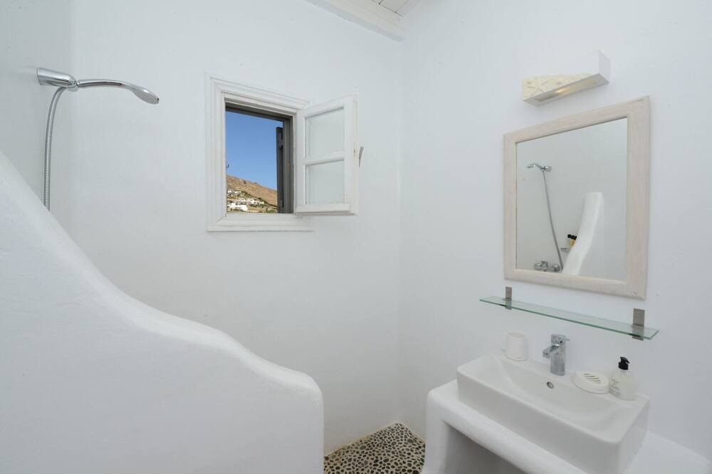Photo of Bathroom in Kalafatis