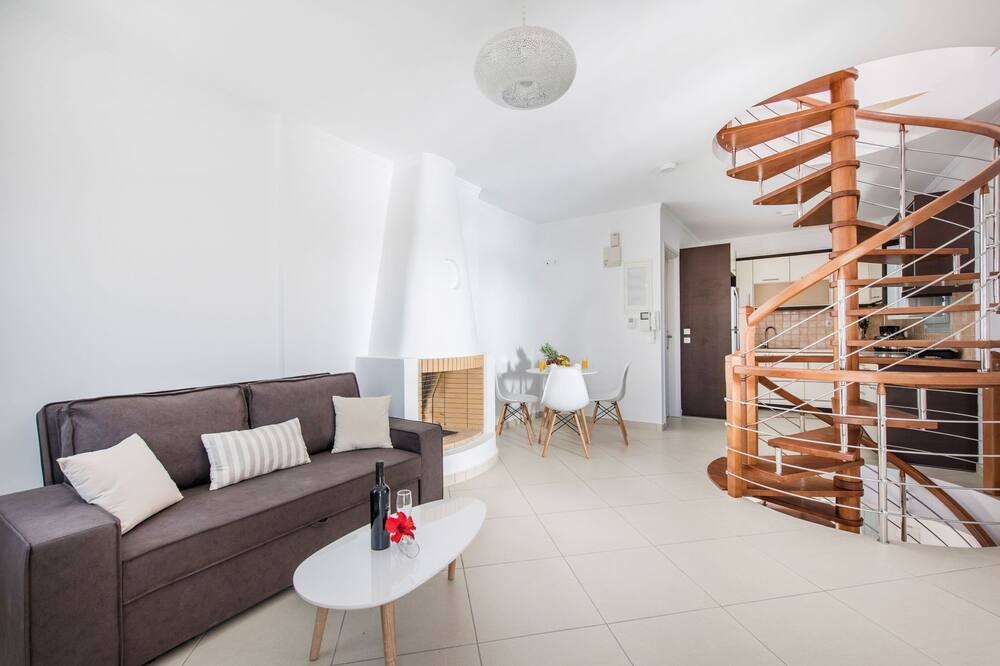 Photo of Livingroom in Kamari