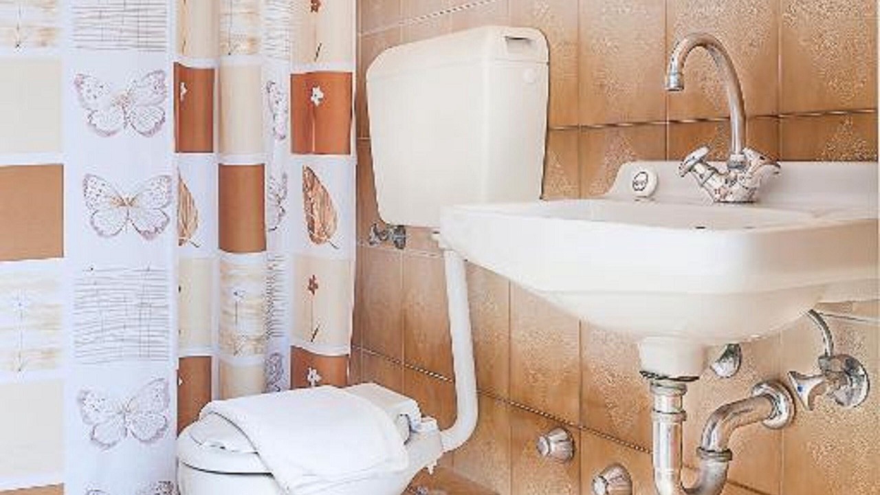 Photo of Bathroom in Piso Livadi