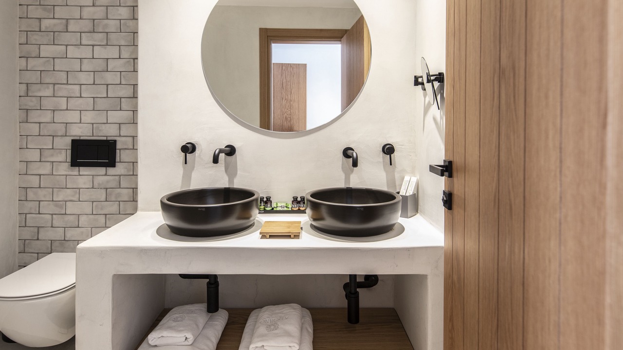 Photo of Bathroom in Ornos