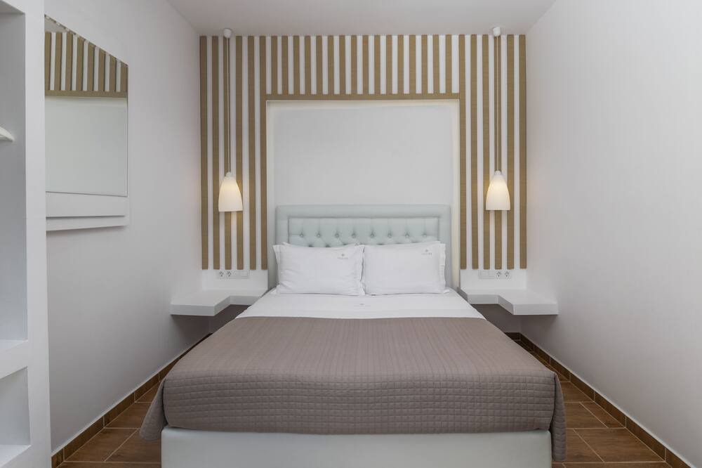 Photo of Bedroom in Adamas