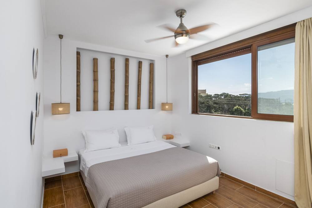 Photo of Bedroom in Adamas
