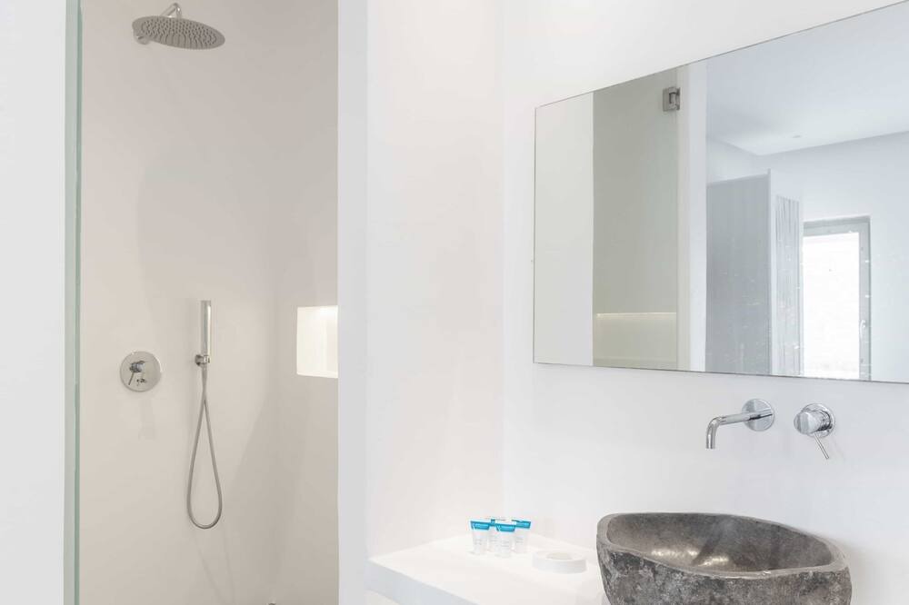 Photo of Bathroom in Faros Armenistis