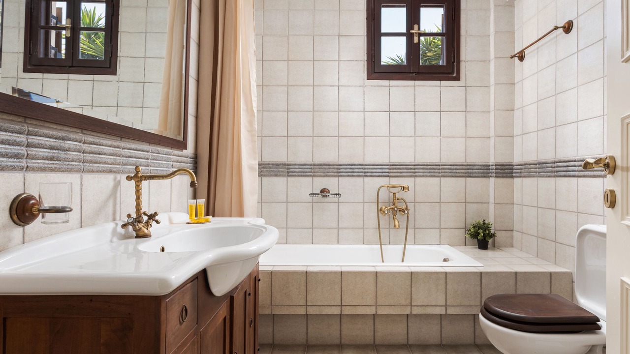Photo of Bathroom in Kontos