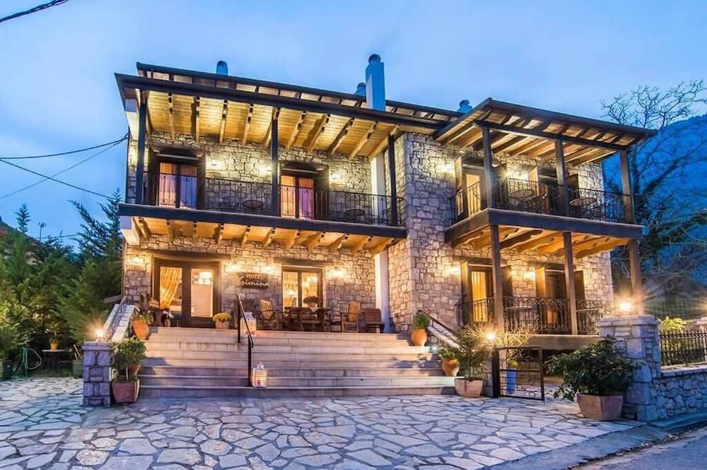 Photo of Outdoor in Eptalofos