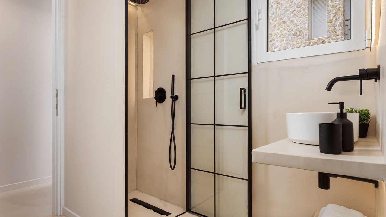Photo of Bathroom in Anavyssos
